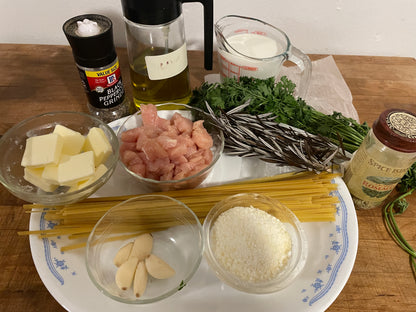 Mache ein cremiges Hähnchen-Alfredo: kein Salz hinzugefügt!!